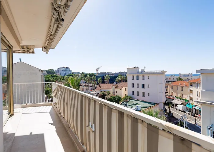 L'alina - Balcon - 6 Pers - Vue * Antibes